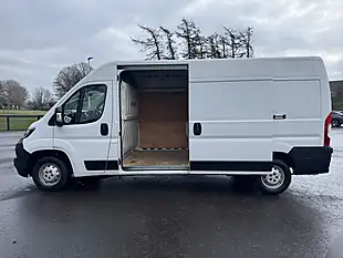 Used 2023 Peugeot Boxer Professional Premium + White - Interior and Exterior details 13