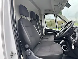Used 2023 Peugeot Boxer Professional Premium + White - Interior and Exterior details 17