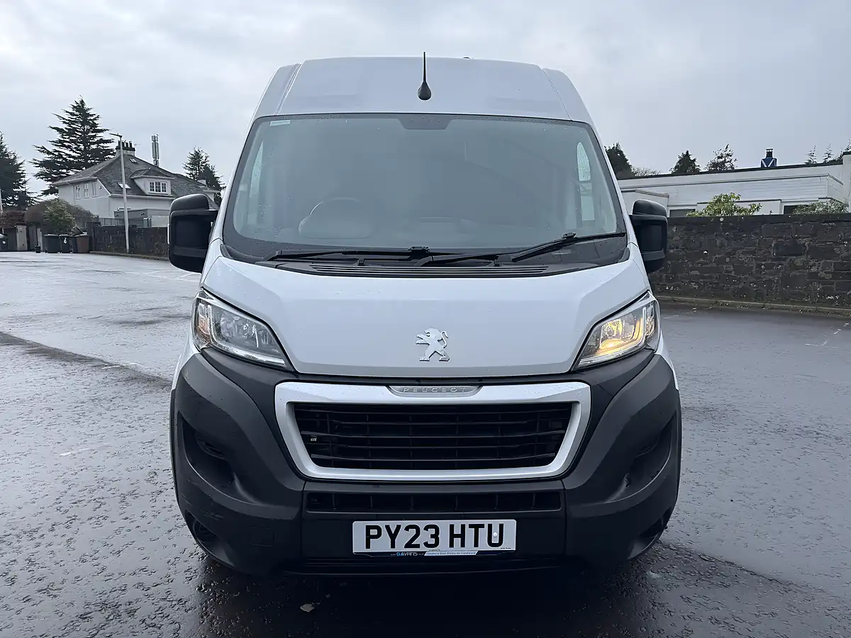 Used 2023 Peugeot Boxer Professional Premium + White - Interior and Exterior details 2