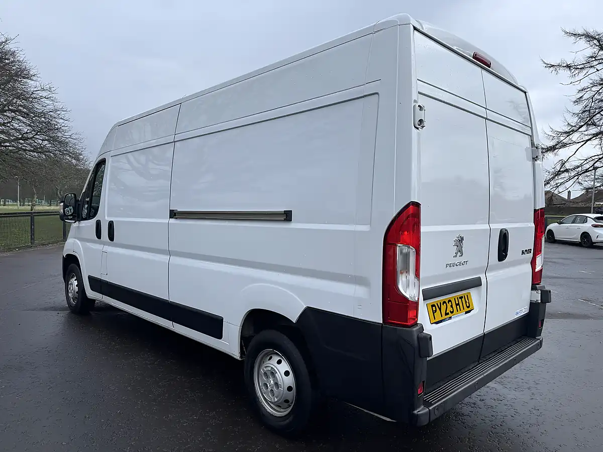 Used 2023 Peugeot Boxer Professional Premium + White - Interior and Exterior details 5