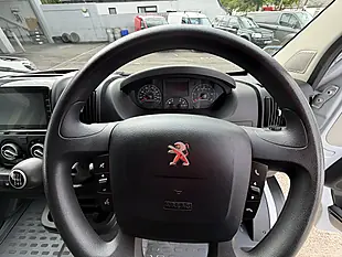 Used 2023 Peugeot Boxer Professional Premium White - Interior and Exterior details 4