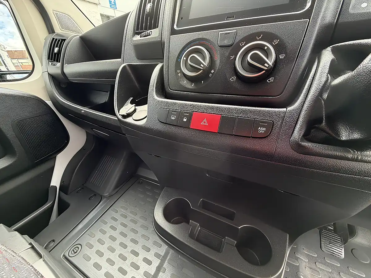 Used 2023 Peugeot Boxer Professional Premium White - Interior and Exterior details 6