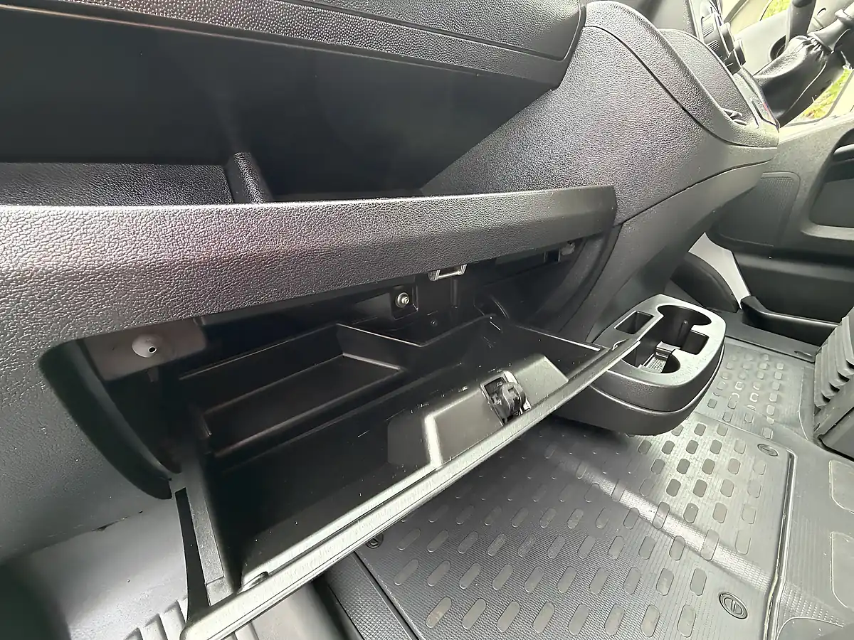 Used 2023 Peugeot Boxer Professional Premium White - Interior and Exterior details 8