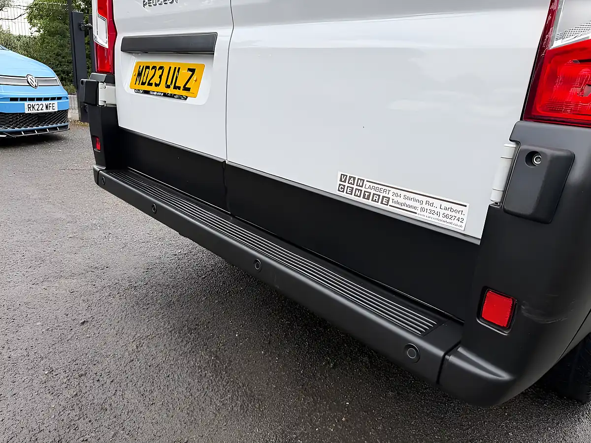 Used 2023 Peugeot Boxer Professional Premium + White - Interior and Exterior details 12