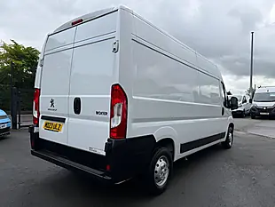 Used 2023 Peugeot Boxer Professional Premium + White - Interior and Exterior details 2