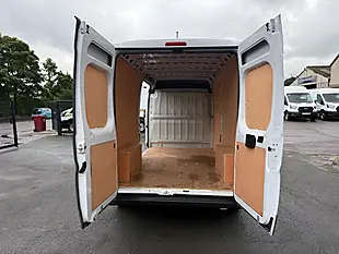 Used 2023 Peugeot Boxer Professional Premium + White - Interior and Exterior details 5
