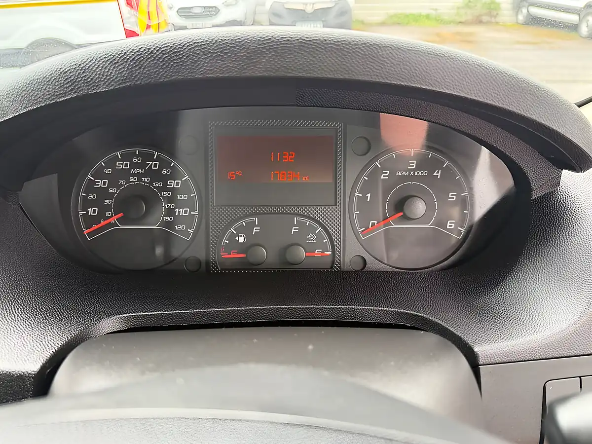 Used 2023 Peugeot Boxer Professional Premium + White - Interior and Exterior details 6