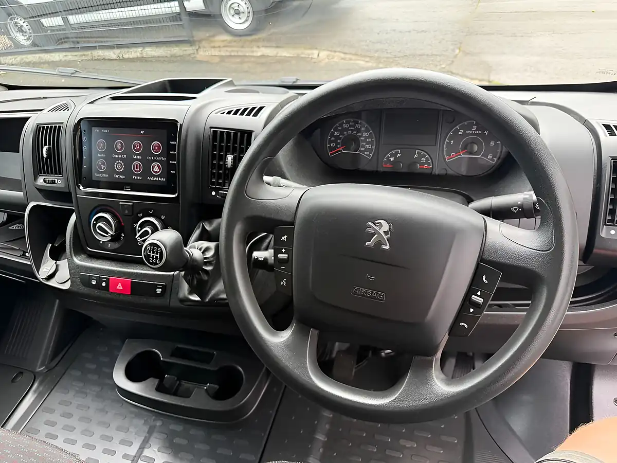 Used 2023 Peugeot Boxer Professional Premium + White - Interior and Exterior details 7