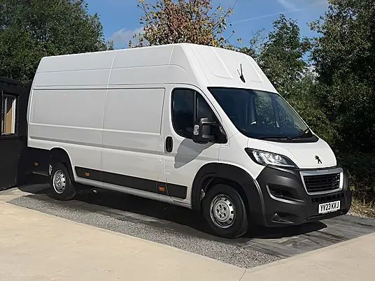 2023 Peugeot Boxer Professional Premium 2.2 BlueHDi