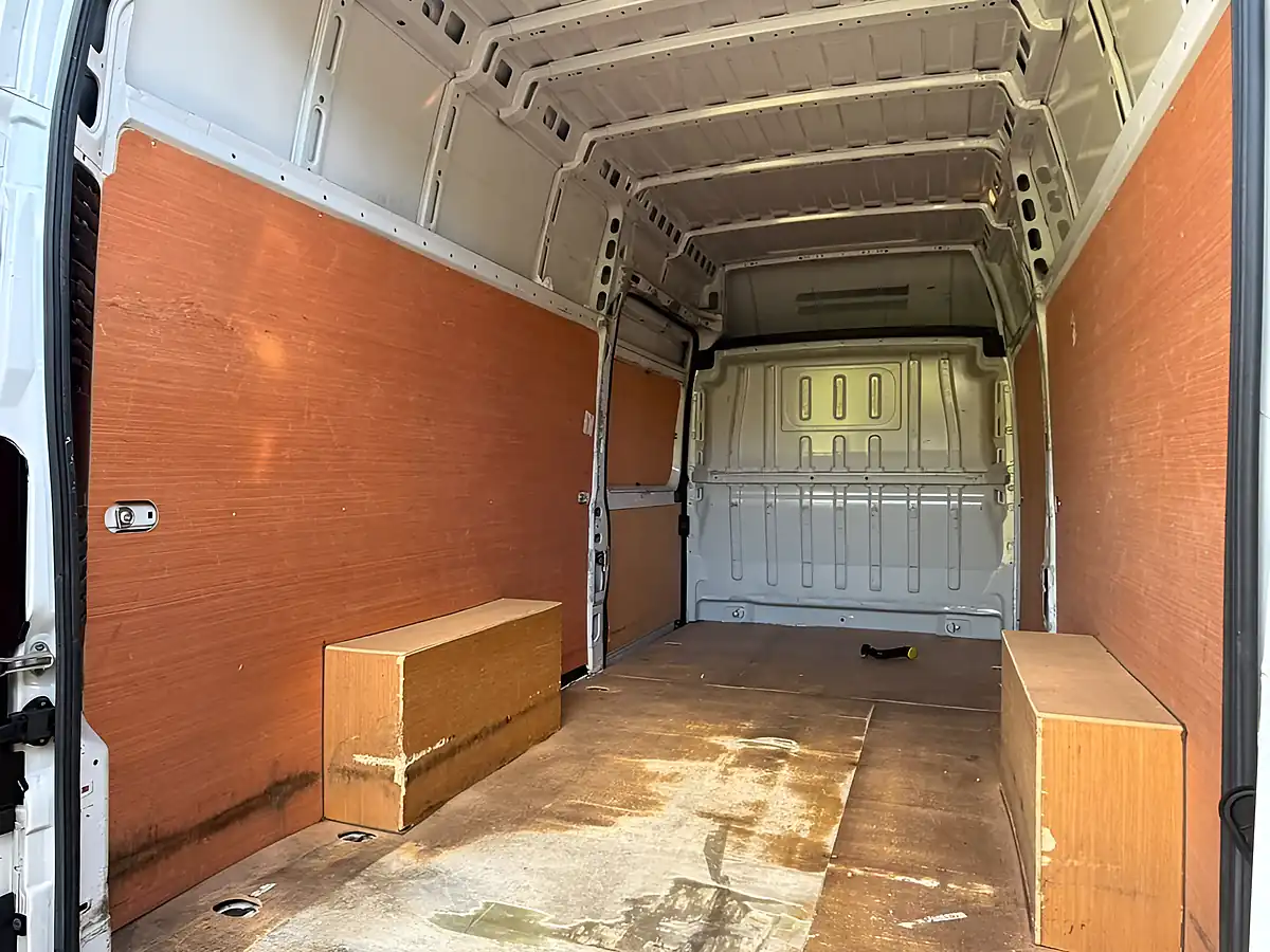 Used 2023 Peugeot Boxer Professional Premium + White - Interior and Exterior details 2