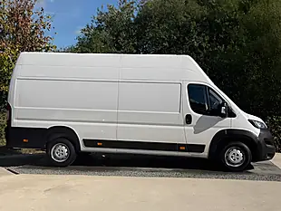 Used 2023 Peugeot Boxer Professional Premium + White - Interior and Exterior details 6