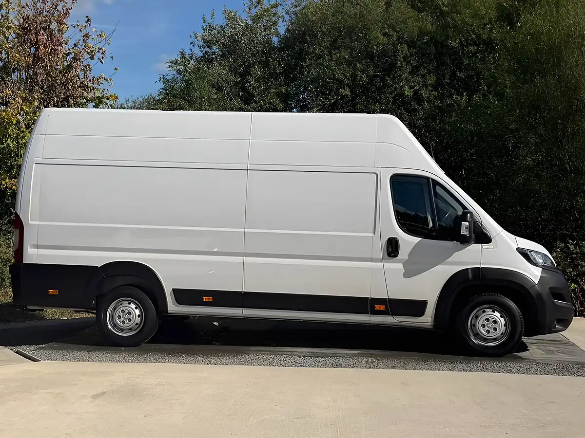 Used 2023 Peugeot Boxer Professional Premium + White - Interior and Exterior details 6
