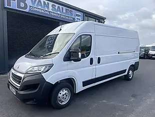 Used 2023 Peugeot Boxer Professional Premium+ White - Interior and Exterior details 2
