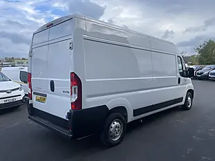 Used 2023 Peugeot Boxer Professional Premium+ White - Interior and Exterior details 5