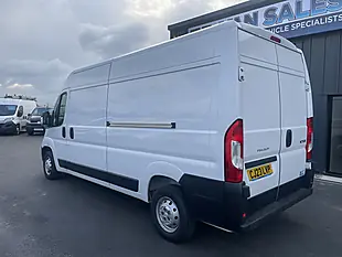 Used 2023 Peugeot Boxer Professional Premium+ White - Interior and Exterior details 7