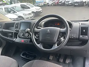 Used 2023 Peugeot Boxer Professional Premium+ White - Interior and Exterior details 8