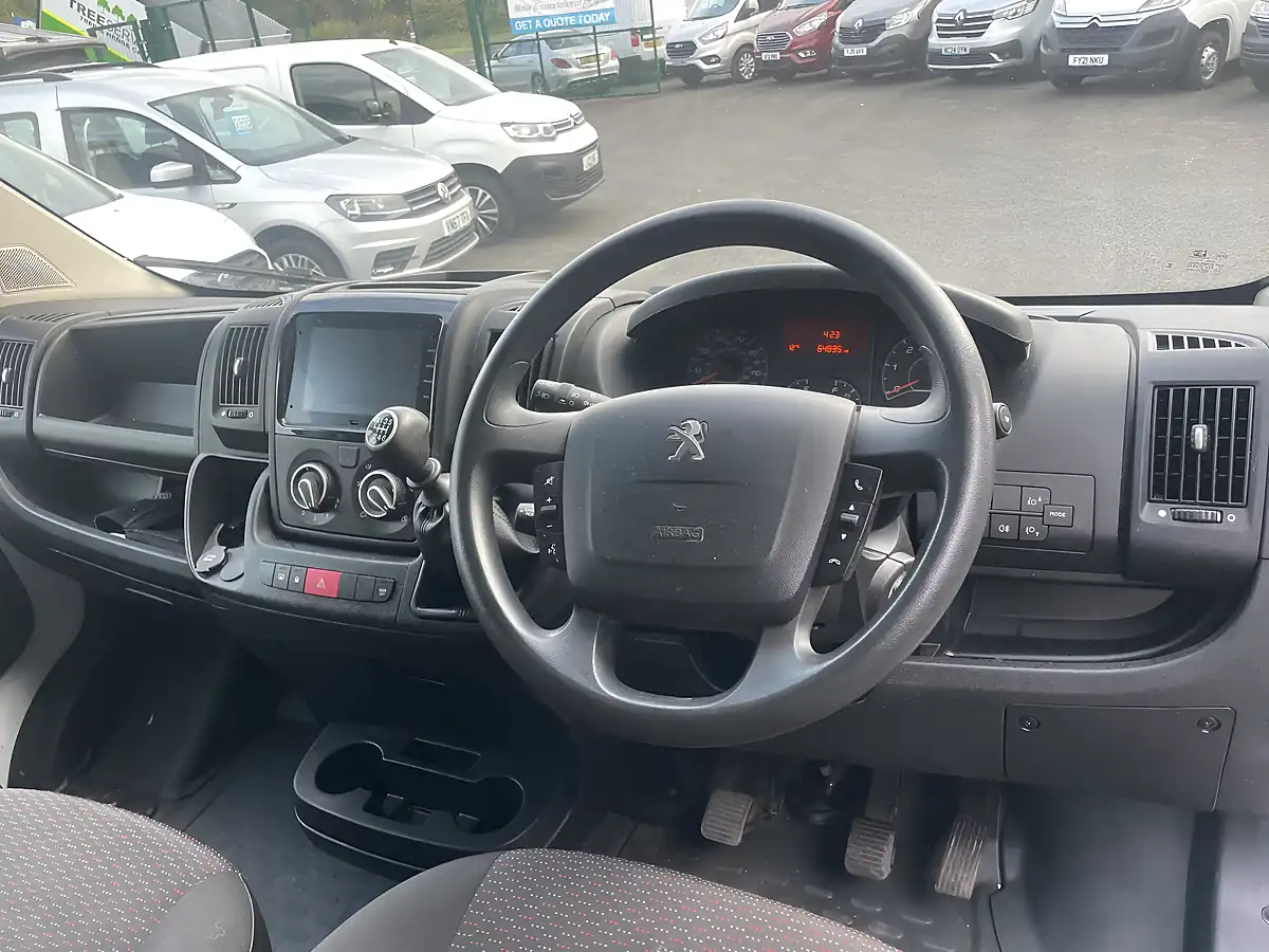 Used 2023 Peugeot Boxer Professional Premium+ White - Interior and Exterior details 8