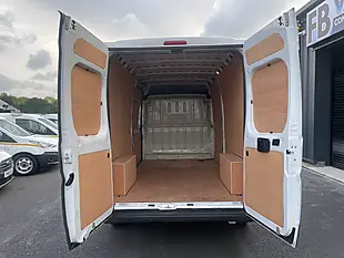 Used 2023 Peugeot Boxer Professional Premium+ White - Interior and Exterior details 9