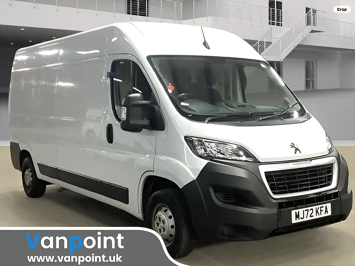 Used 2023 Peugeot Boxer Professional White - Front View