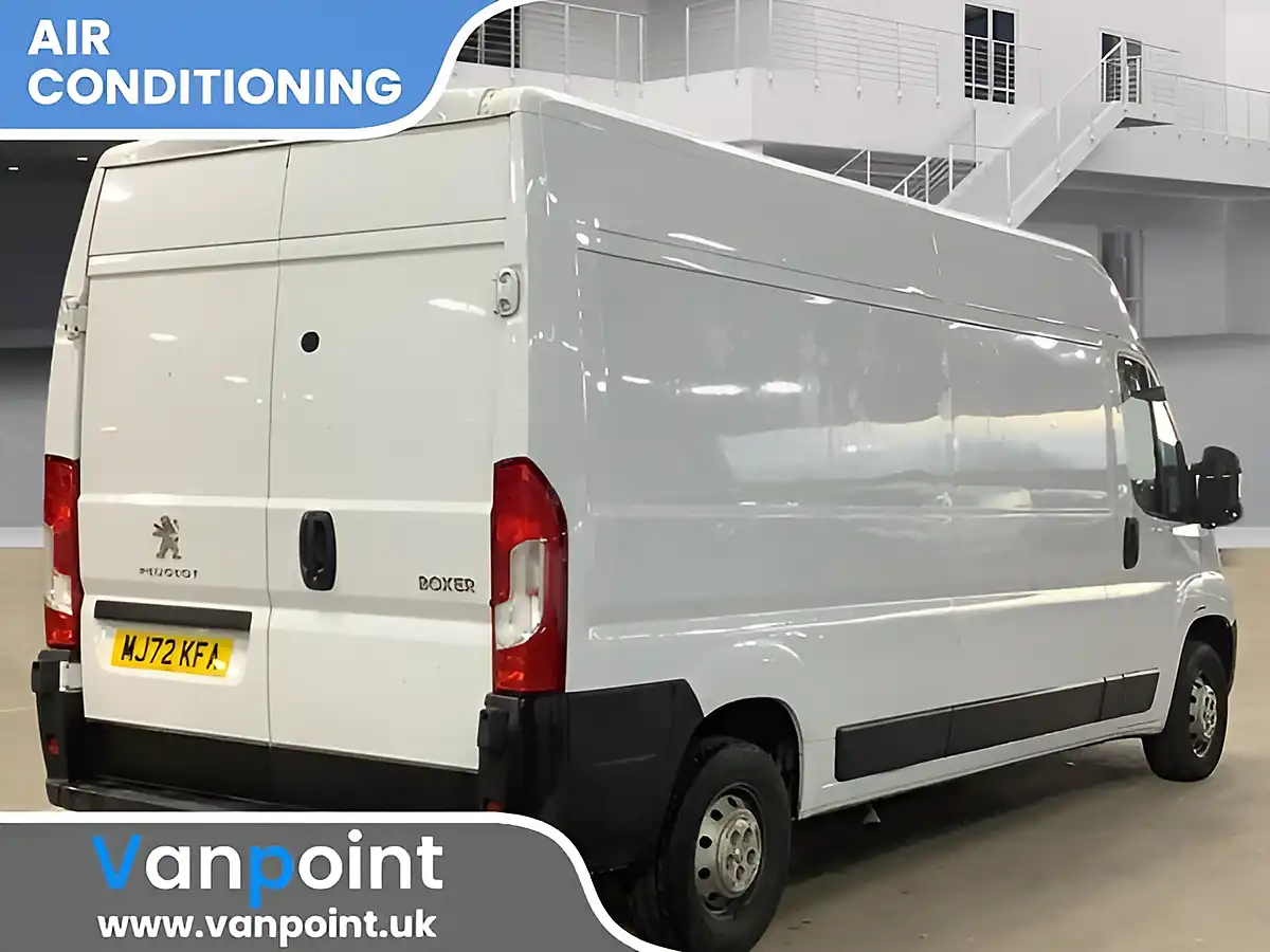 Used 2023 Peugeot Boxer Professional White - Interior and Exterior details 4