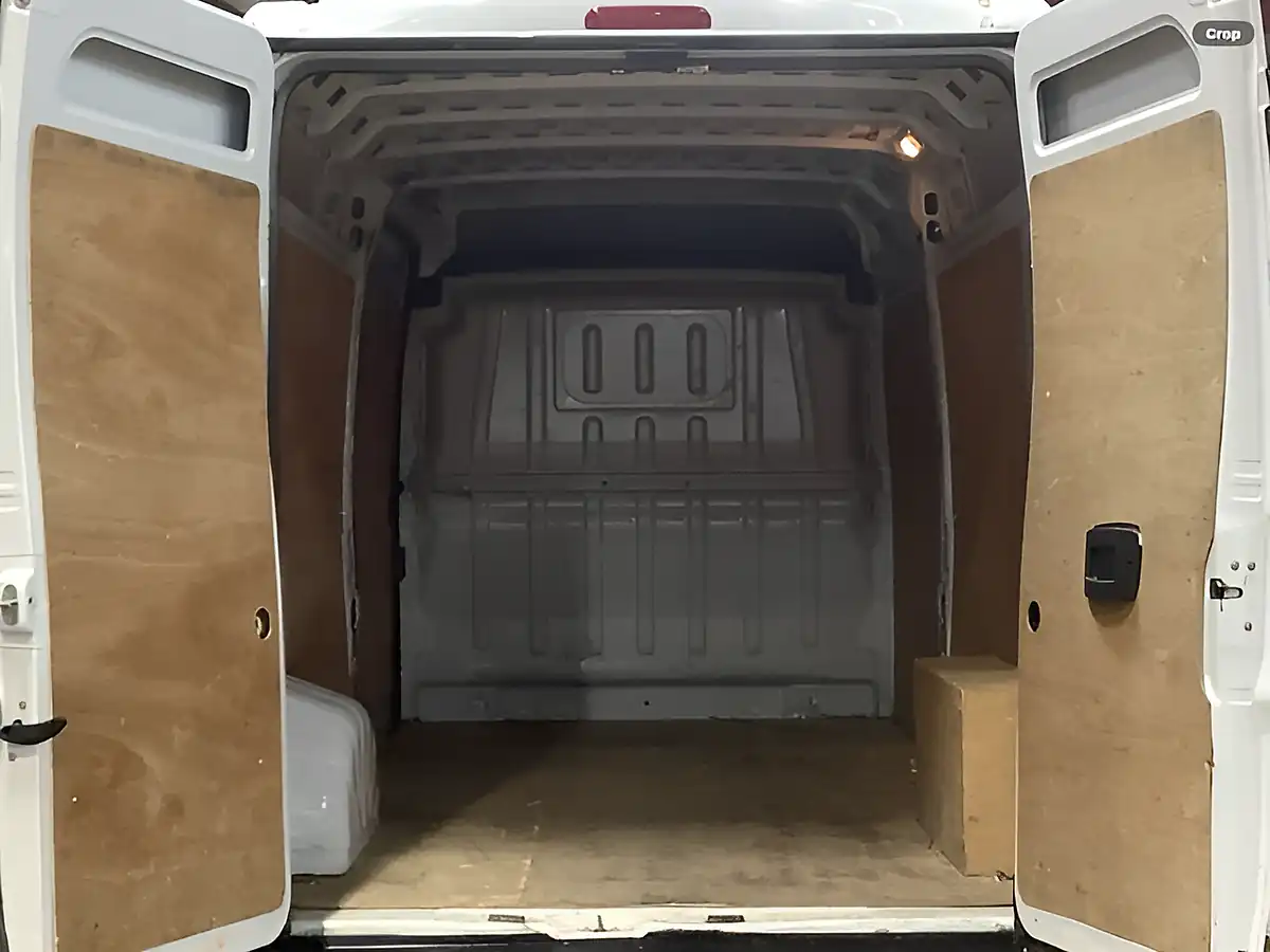 Used 2023 Peugeot Boxer Professional White - Interior and Exterior details 6