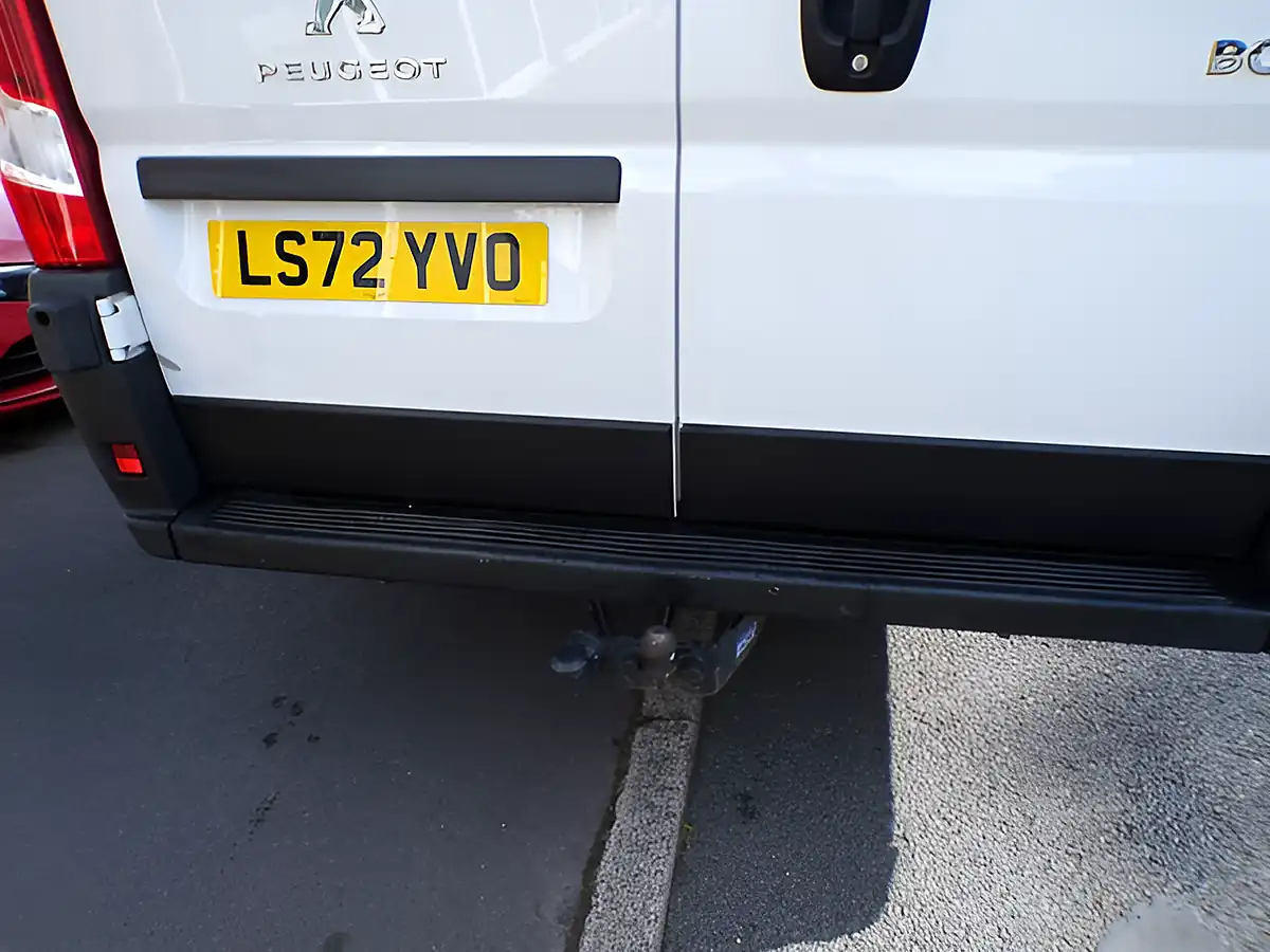 Used 2023 Peugeot Boxer Professional White - Interior and Exterior details 11