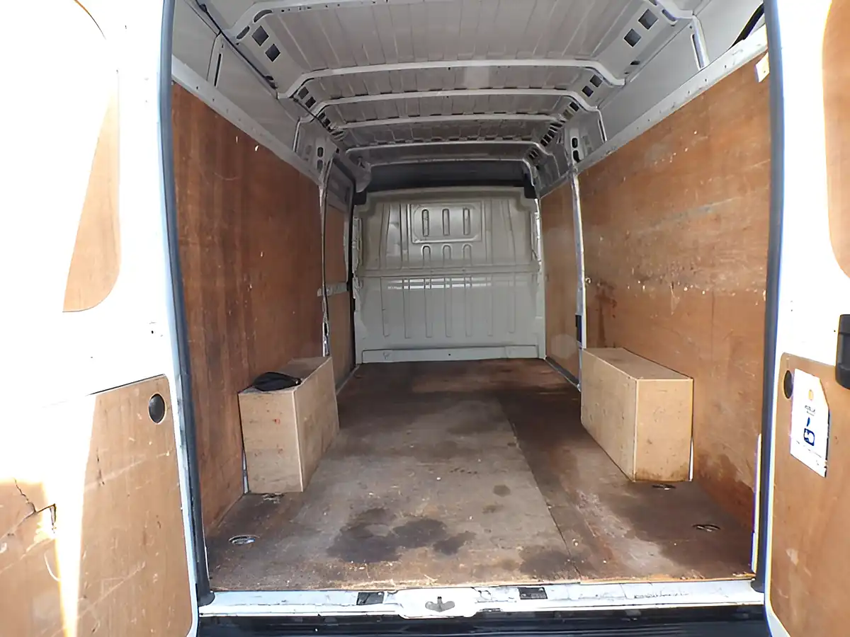 Used 2023 Peugeot Boxer Professional White - Interior and Exterior details 12