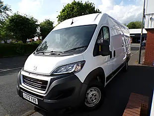 Used 2023 Peugeot Boxer Professional White - Interior and Exterior details 3