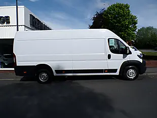 Used 2023 Peugeot Boxer Professional White - Interior and Exterior details 6