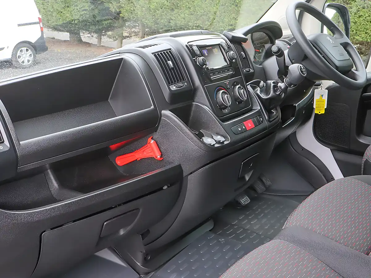 Used 2023 Peugeot Boxer Professional White - Interior and Exterior details 17