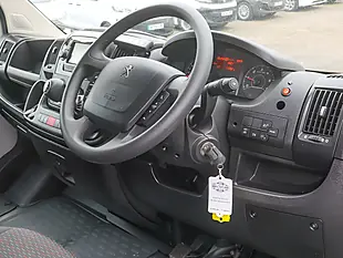 Used 2023 Peugeot Boxer Professional White - Interior and Exterior details 4