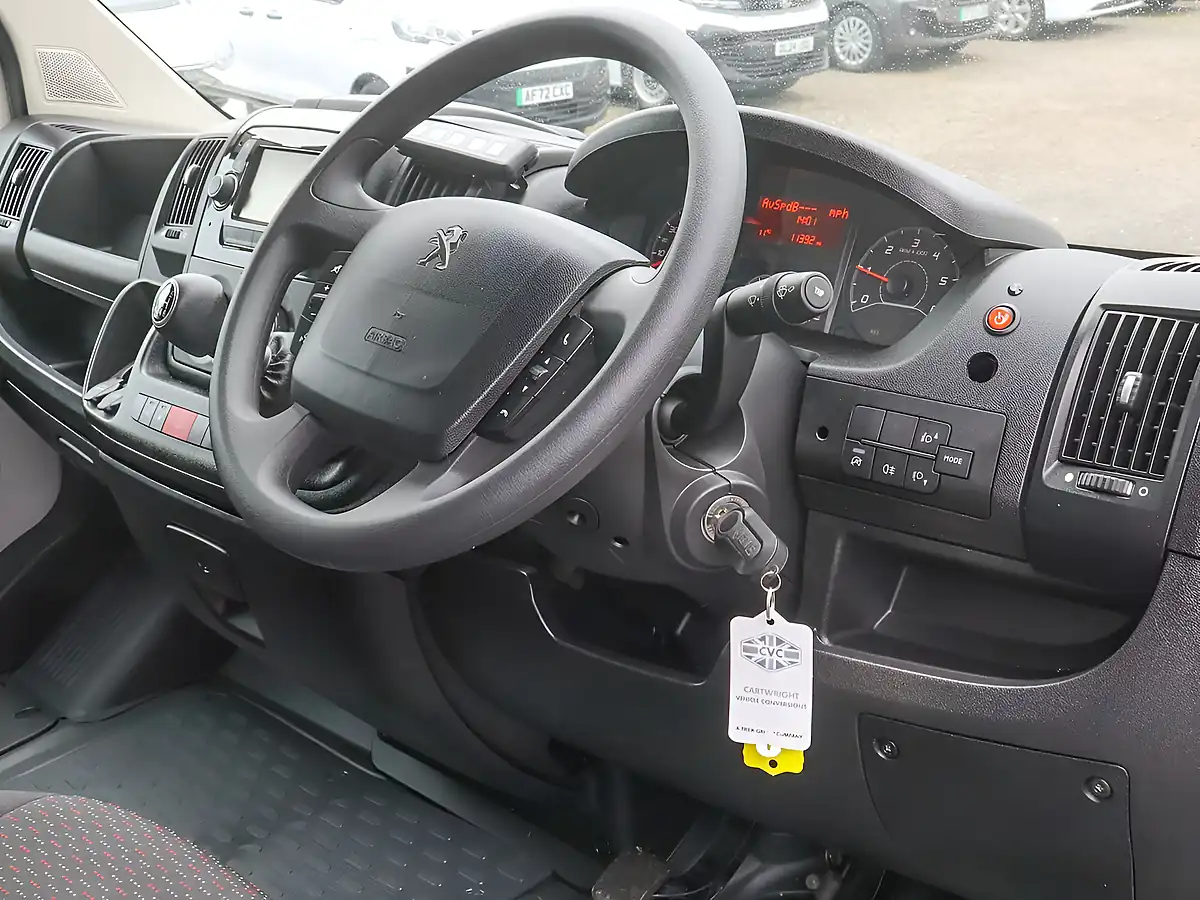 Used 2023 Peugeot Boxer Professional White - Interior and Exterior details 4