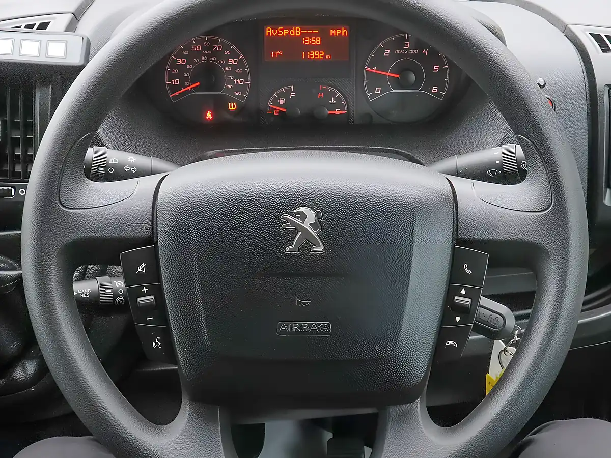 Used 2023 Peugeot Boxer Professional White - Interior and Exterior details 6