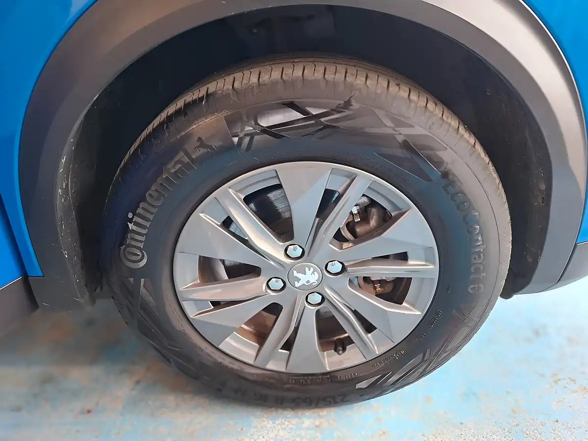 Used 2023 Peugeot E-2008 Active Premium+ Blue - Interior and Exterior details 7