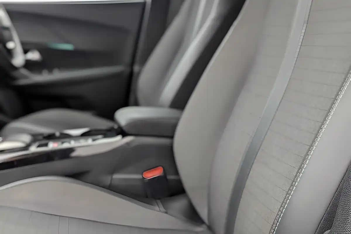 Used 2023 Peugeot E-2008 Allure Premium + Pearlescent White - Interior and Exterior details 13