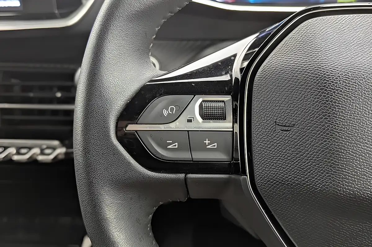 Used 2023 Peugeot E-2008 Allure Premium + Pearlescent White - Interior and Exterior details 14