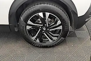 Used 2023 Peugeot E-2008 Allure Premium + Pearlescent White - Interior and Exterior details 20