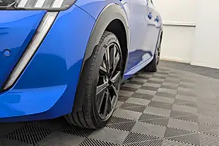 Used 2023 Peugeot E-208 GT Blue - Interior and Exterior details 18