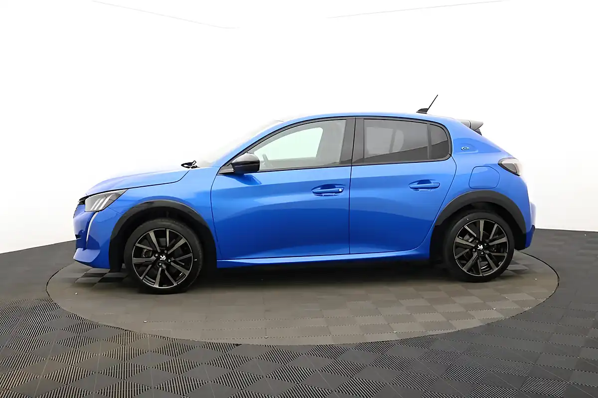 Used 2023 Peugeot E-208 GT Blue - Interior and Exterior details 7