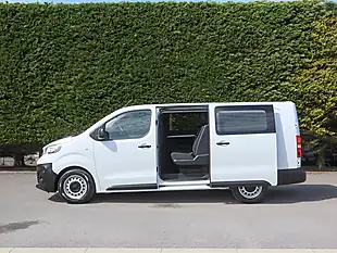 Used 2023 Peugeot Expert 1200 Professional Premium+ White - Interior and Exterior details 17