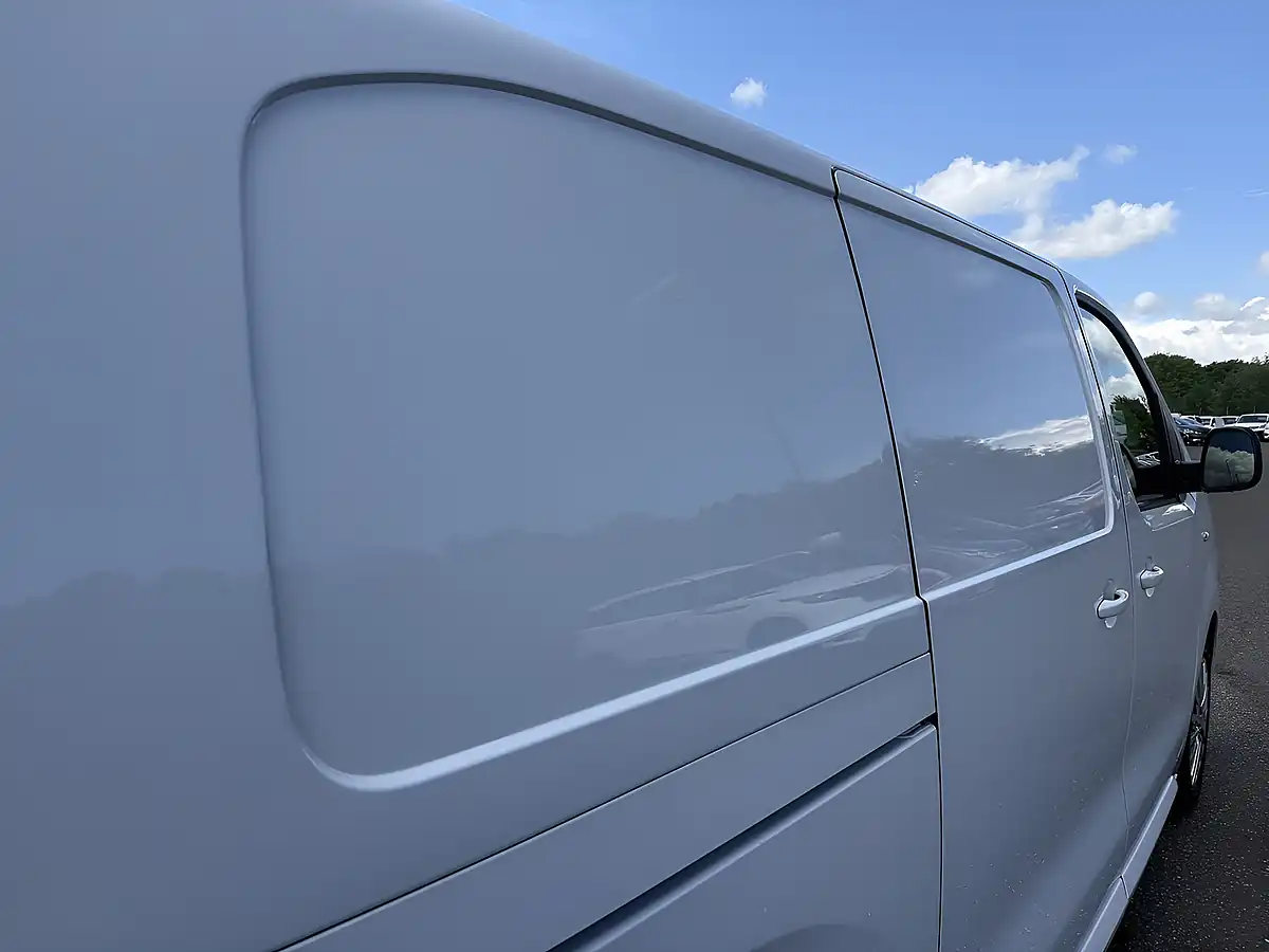 Used 2023 Peugeot Expert Asphalt Premium + Ice White - Interior and Exterior details 11
