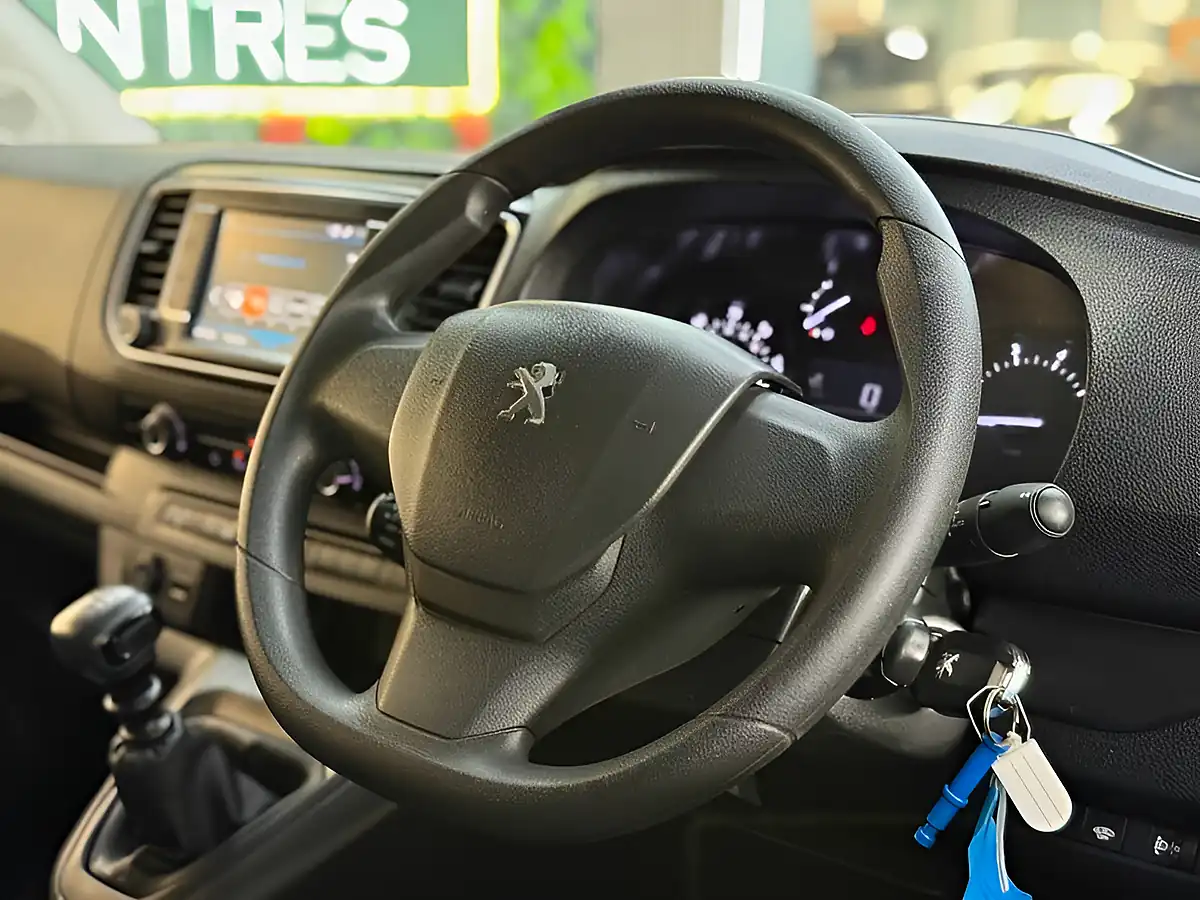 Used 2023 Peugeot Expert Asphalt Premium Plus L1 White - Interior and Exterior details 14