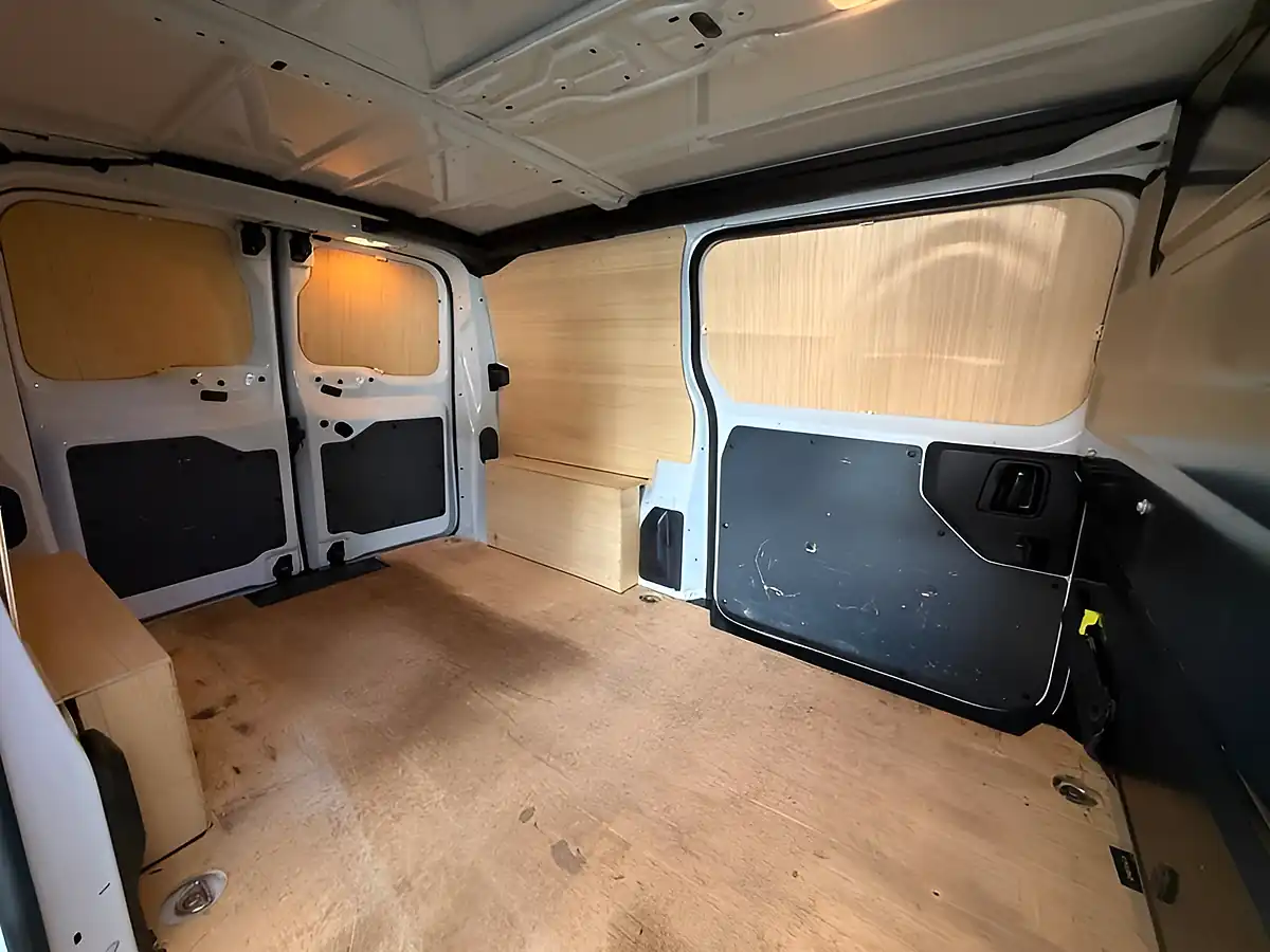Used 2023 Peugeot Expert Asphalt Premium Plus L1 White - Interior and Exterior details 18