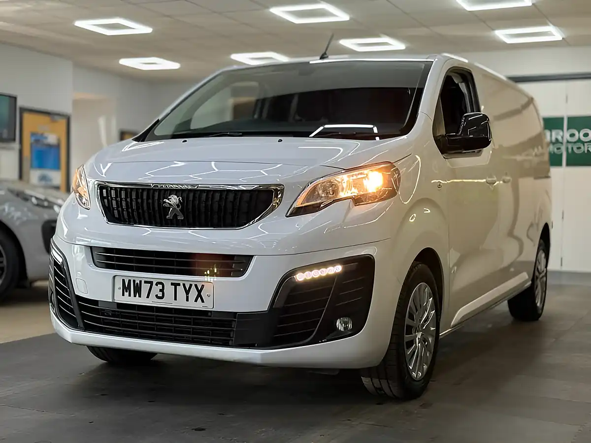Used 2023 Peugeot Expert Asphalt Premium Plus L1 White - Interior and Exterior details 5