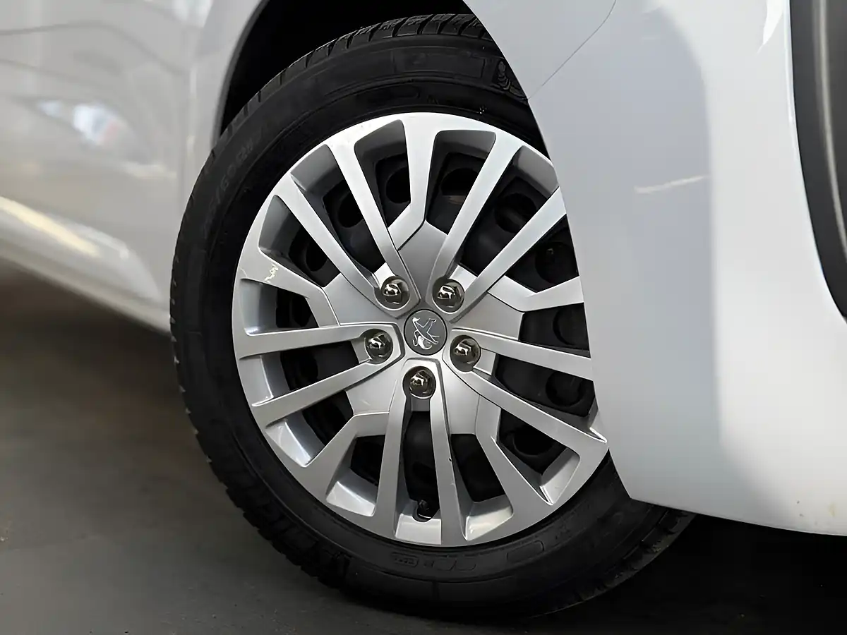 Used 2023 Peugeot Expert Asphalt Premium Plus L1 White - Interior and Exterior details 6