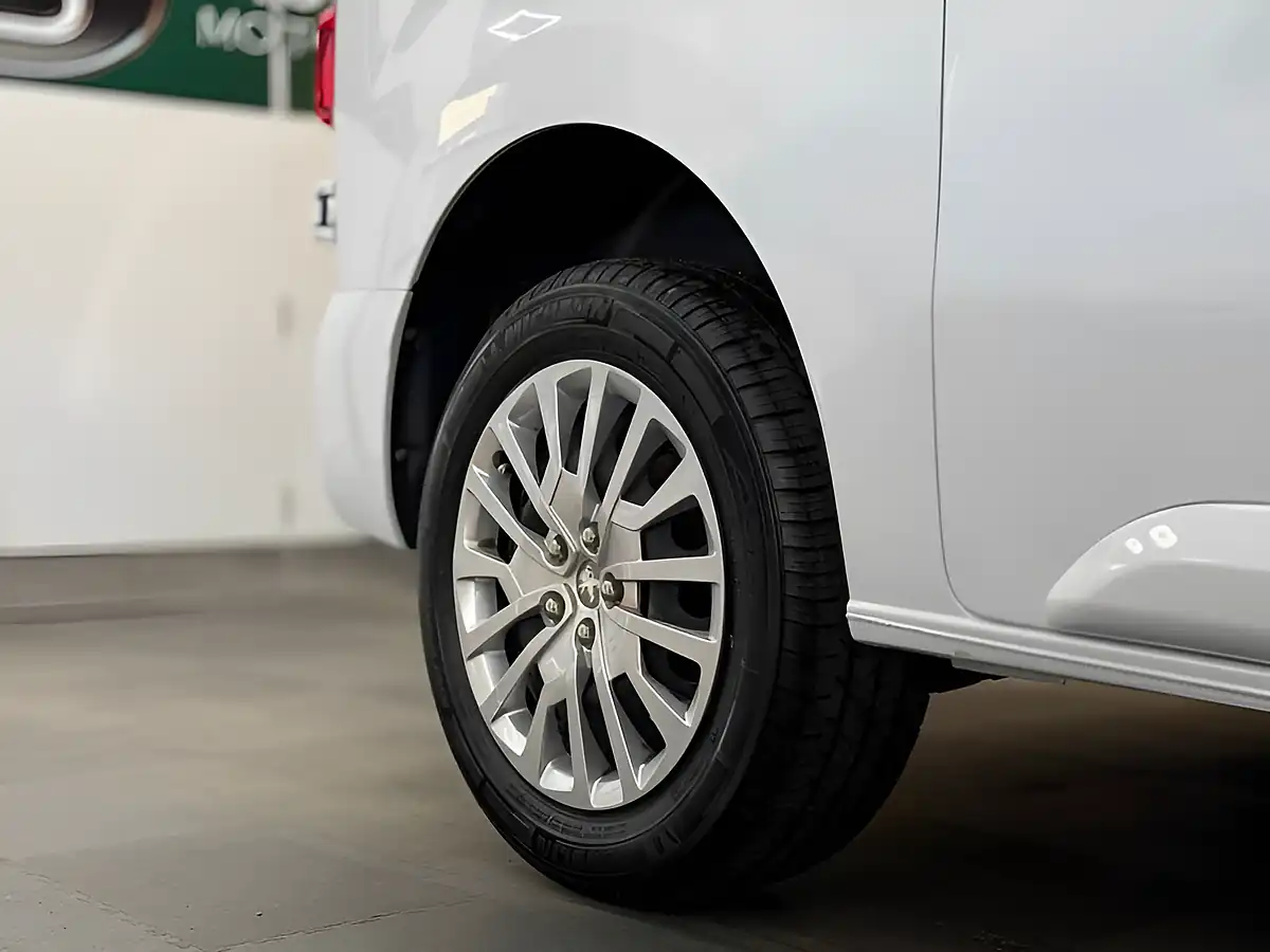 Used 2023 Peugeot Expert Asphalt Premium Plus L1 White - Interior and Exterior details 8
