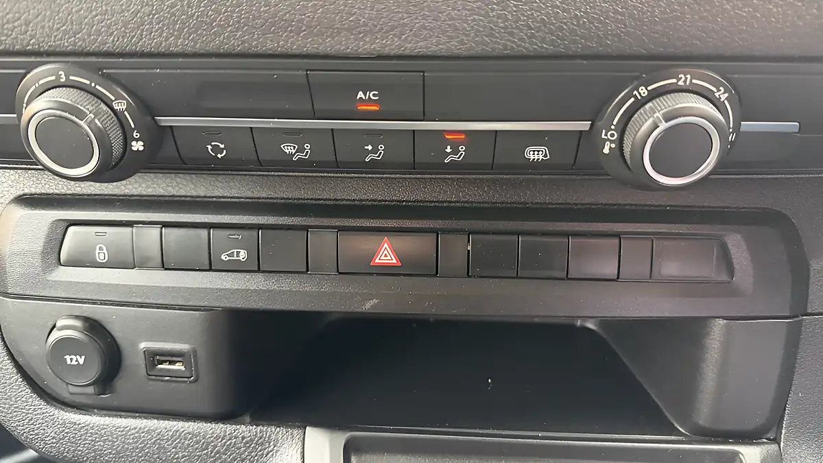 Used 2023 Peugeot Expert Asphalt Premium Plus L2 White - Interior and Exterior details 17