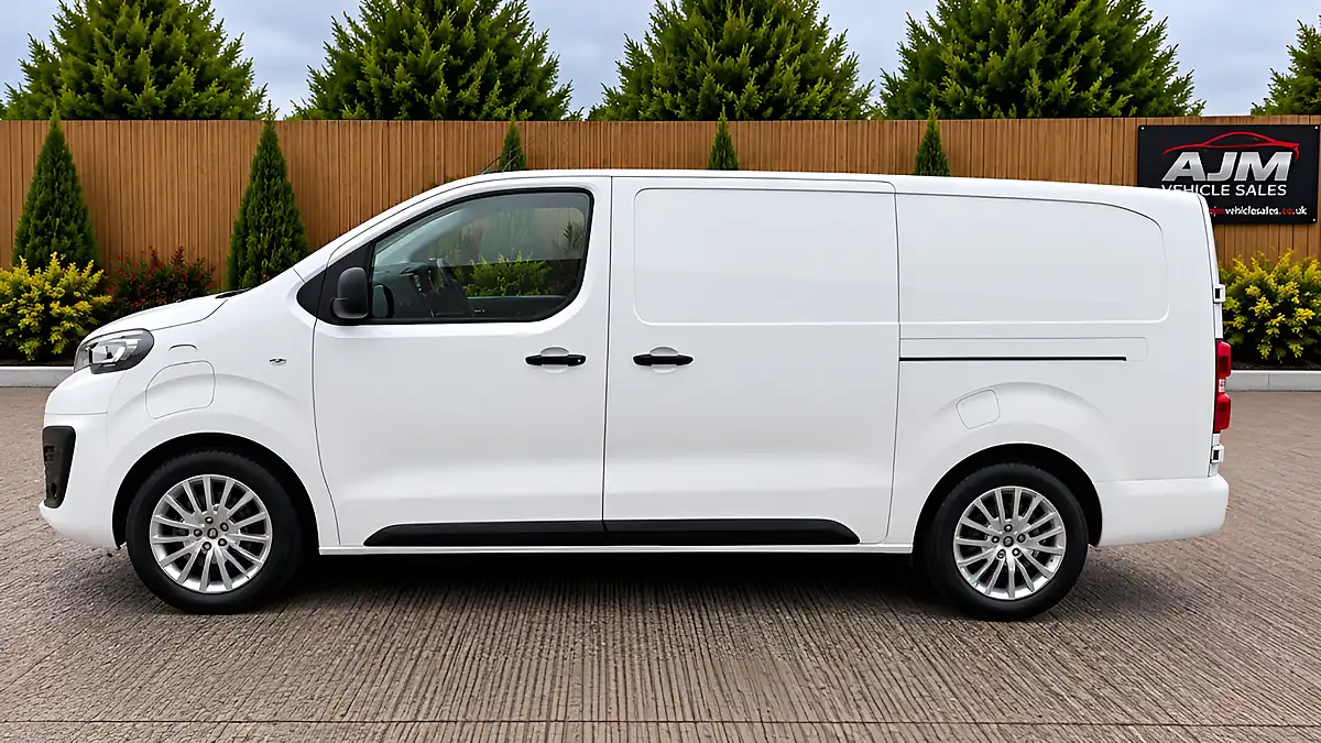 Used 2023 Peugeot Expert Asphalt Premium Plus L2 White - Interior and Exterior details 4