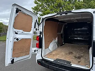 Used 2023 Peugeot Expert Asphalt Premium White - Interior and Exterior details 11
