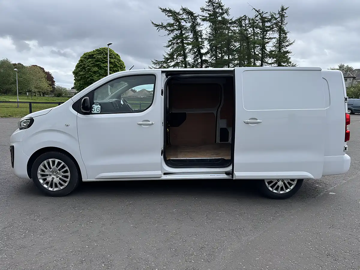 Used 2023 Peugeot Expert Asphalt Premium White - Interior and Exterior details 13